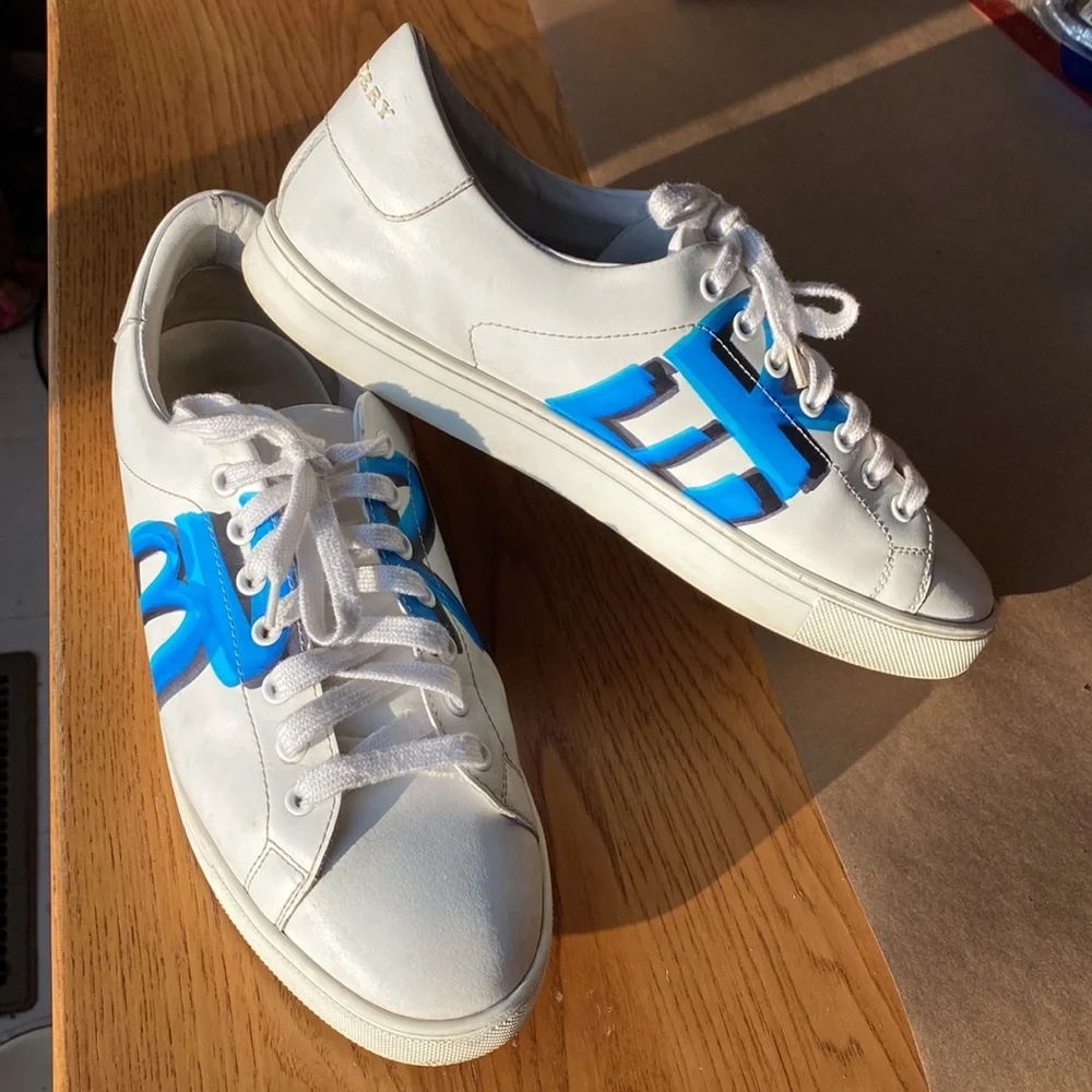 Burberry Graffiti Sneakers EUC! W original BOX! EU 41-US Mens SIZE 8 - Picture 3 of 17